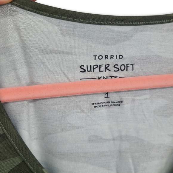 NWOT Torrid Olive Camo Long Sleeve Tunic - Picture 7 of 11